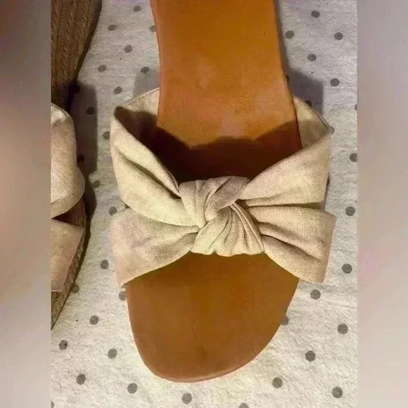 Bow Tie Ugg Sandals - Picture 5 of 9